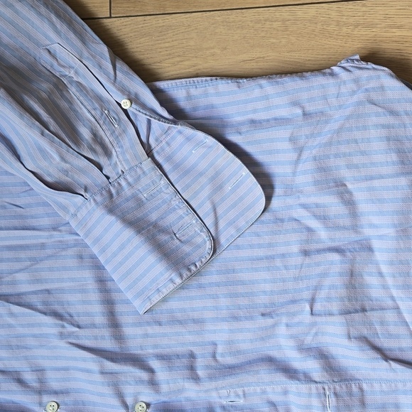 Armani Collezioni Mens Dress Shirt size 44 17 1/2 - Picture 3 of 9